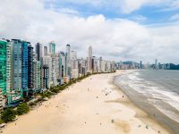 praia-no-uruguai-pode-receber-obra-de-alargamento-inspirada-por-balneario-camboriu