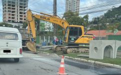 avenida-osvaldo-reis,-em-itajai,-fica-em-meia-pista-para-ultima-intervencao-de-drenagem