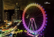 pontos-turisticos-de-balneario-camboriu-ficam-azuis-em-campanha-para-reduzir-afogamentos