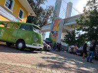 dia-nacional-da-kombi-e-comemorado-com-exposicao-de-carros-antigos-em-balneario-camboriu