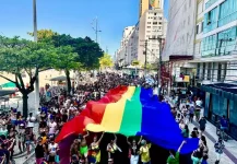 marcha-pela-diversidade-reune-cerca-de-10-mil-pessoas-em-balneario-camboriu-neste-domingo