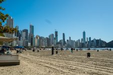 argentino-morre-afogado-na-praia-central-de-balneario-camboriu