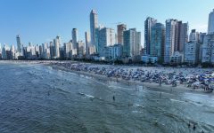 balneario-camboriu-teve-‘boom’-de-turistas-vindos-de-onibus-em-dezembro