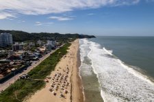 praias-famosas-de-4-cidades-litoraneas-de-sc-estao-improprias-para-banho