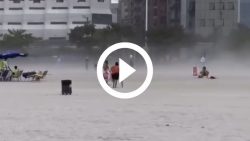 video:-‘tempestade-de-areia’-assusta-banhistas-momentos-antes-de-temporal-em-balneario-camboriu