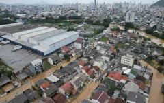 desastres-naturais:-48-mil-pessoas-vivem-sob-risco-em-itajai-e-regiao